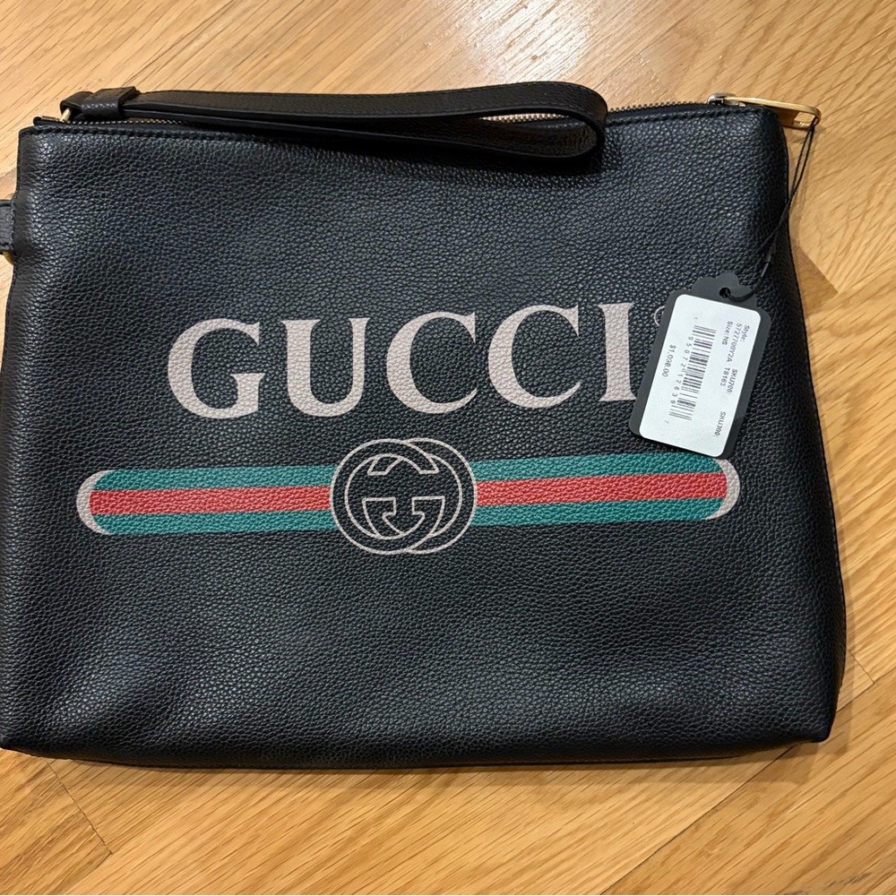 NWT Gucci Black Leather Logo Clutch